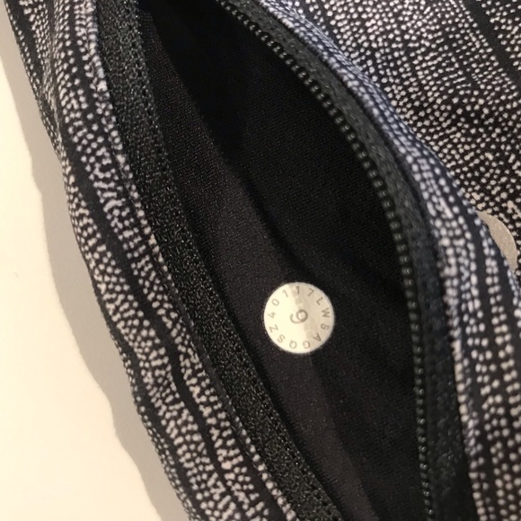 Lululemon Leggings | Gray | 5 Pockets | Size 6 | EUC - Picture 6 of 10